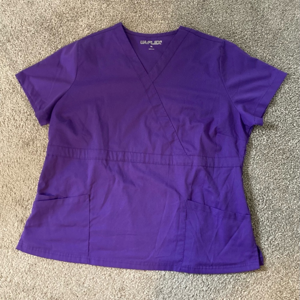 UA Flex purple scrub top XL